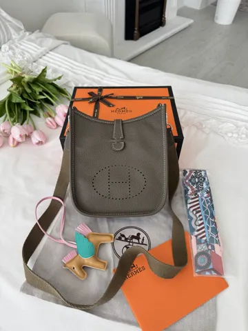 Hermes Evelyne Gray