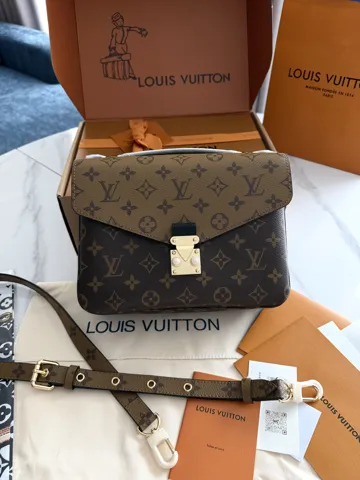 Louis Vuitton Pochette Metis Brown