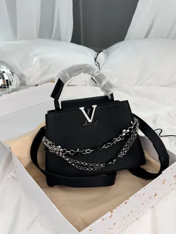 Louis Vuitton Capucines BB Black