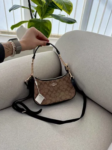 Coach Teri Shoulder Bag In Signature Canvas Beige/Black
