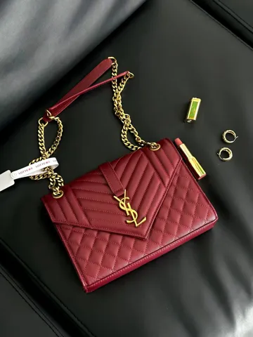 Saint Laurent Leather Envelope Chain Bag Red (КОРОБКА МАГНІТ)