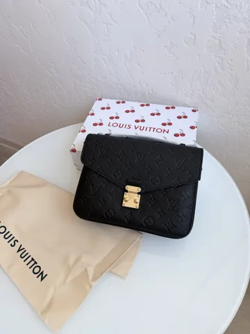 Louis Vuitton Metis black