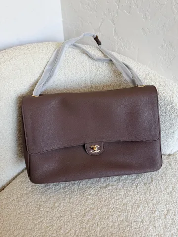 Chanel Maxi 38 (пильовик)